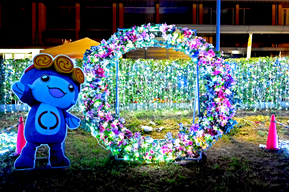 マルイ刀剣festival LEDアートボード Illume(イルミー) 御手杵 Hakata Toumyou Lantern Arts Festival 2024 | Fukuoka Now